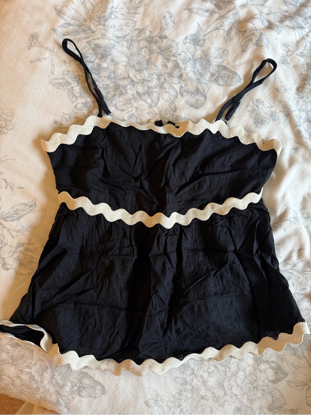 Black Scallop-Trim Set